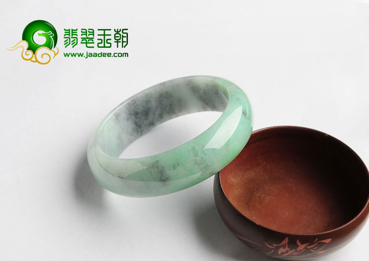 糯冰种翠色缅甸翡翠A货手镯（59.3mm）