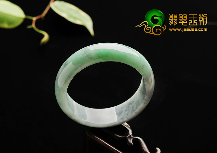 糯冰种翠色缅甸翡翠A货手镯（59.3mm）