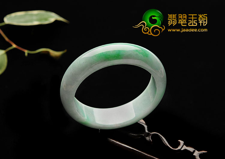 糯冰种翠色缅甸翡翠A货手镯（58.4mm）