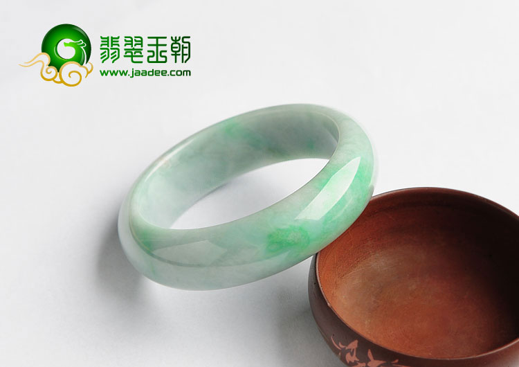 糯冰种翠色缅甸翡翠A货手镯（58.4mm）