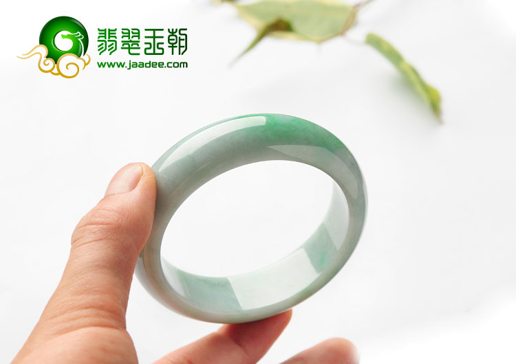 糯冰种翠色缅甸翡翠A货手镯（58.4mm）
