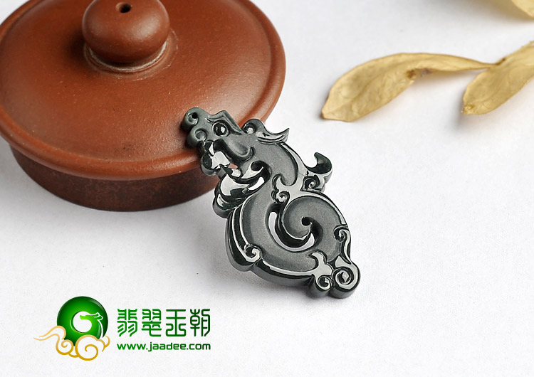 细糯种墨翠缅甸翡翠A货仿古龙牌挂件