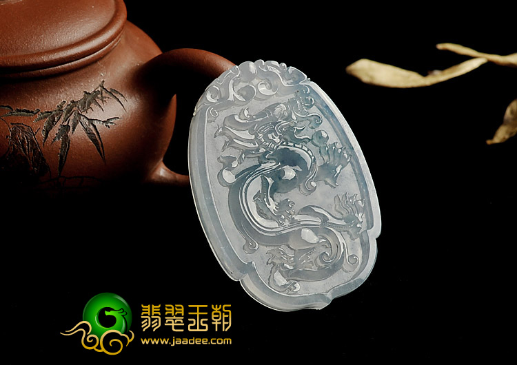 冰种飘花缅甸翡翠A货龙凤牌挂件