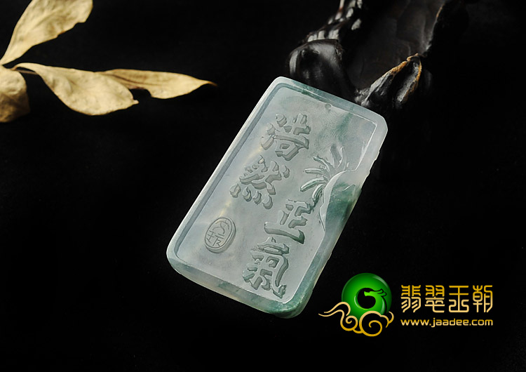 冰种飘花缅甸翡翠A货虎虎生威挂件