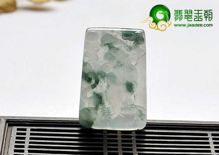 冰种飘花缅甸翡翠A货虎虎生威挂件