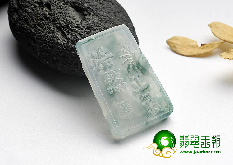 冰种飘花缅甸翡翠A货虎虎生威挂件