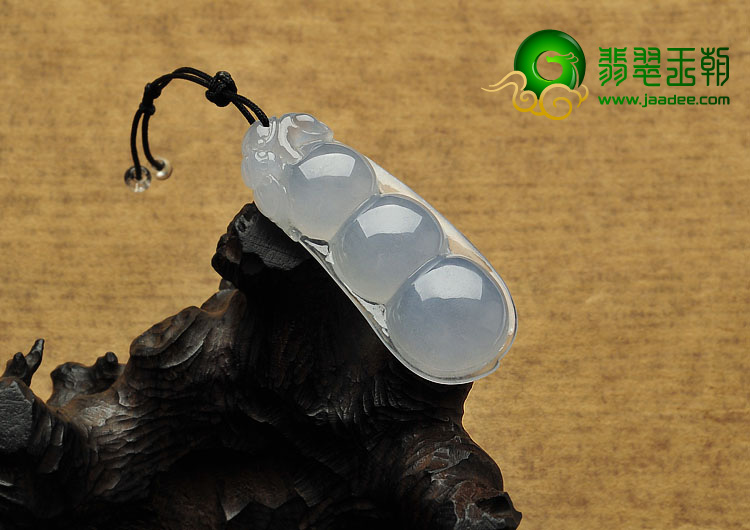 冰种紫罗兰缅甸翡翠A货四季豆挂件