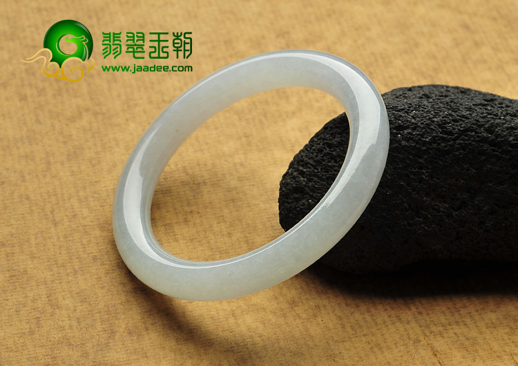 糯冰种晴水缅甸翡翠A货圆条手镯（56.9mm）