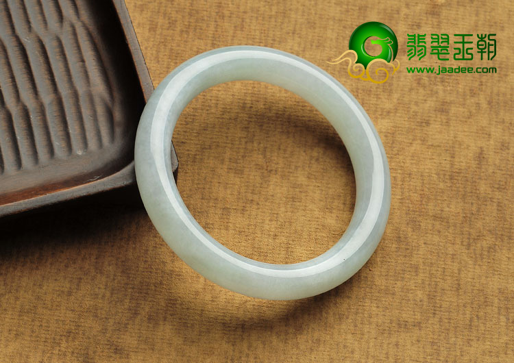 糯冰种晴水缅甸翡翠A货圆条手镯（56.2mm）