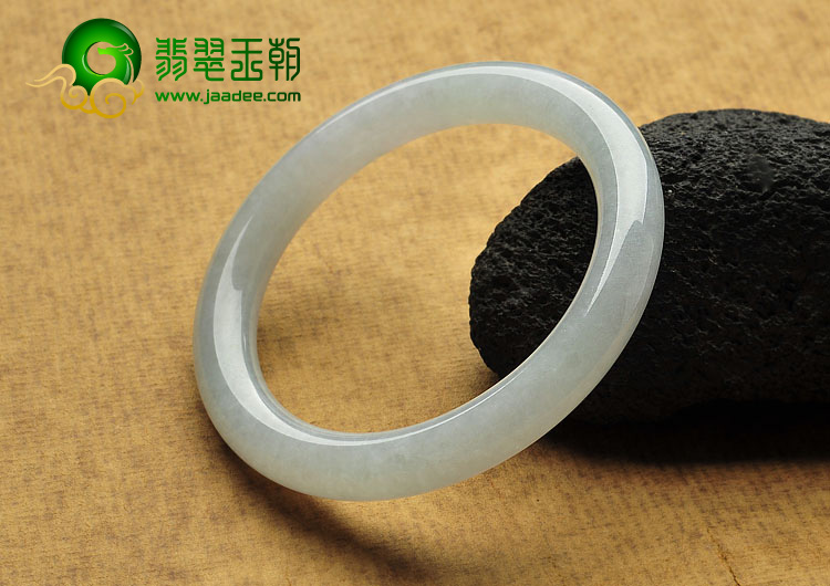 糯冰种晴水缅甸翡翠A货圆条手镯（56.7mm）
