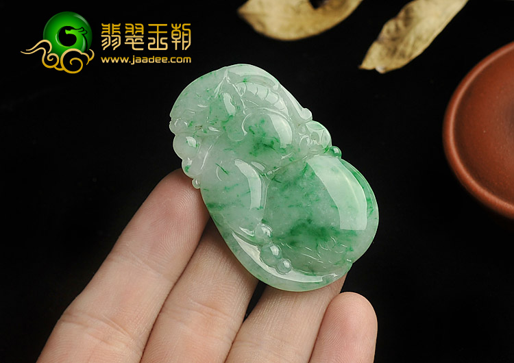 糯冰种飘翠缅甸翡翠A货貔貅挂件