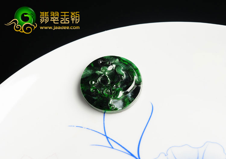 细糯种癣加绿缅甸翡翠A货螭龙平安扣挂件