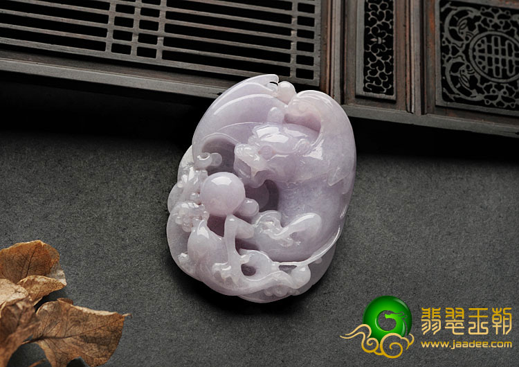 糯冰种紫罗兰缅甸翡翠A货飞龙在天挂件