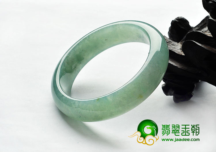 糯冰种晴水缅甸翡翠A货手镯（58.7mm）