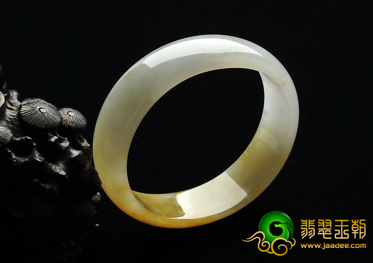 冰种黄翡缅甸翡翠A货贵妃镯（53.2mm-47.9mm）