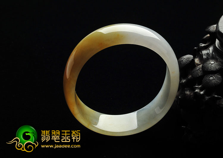 冰种黄翡缅甸翡翠A货贵妃镯（53.2mm-47.9mm）