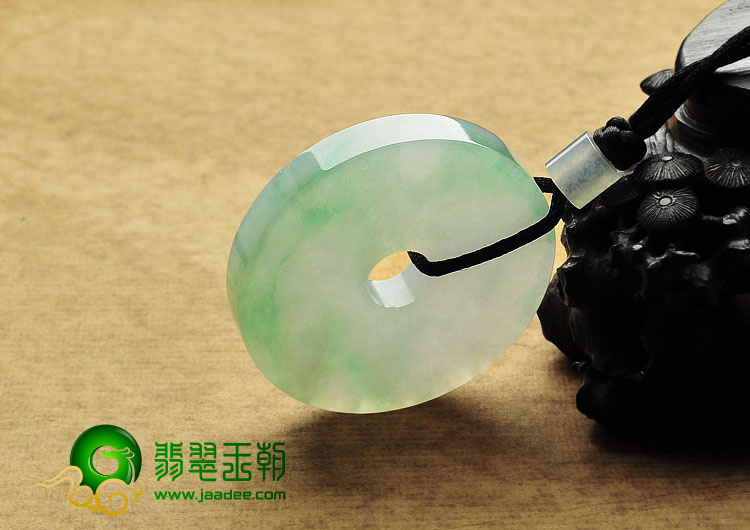冰种飄绿花缅甸翡翠A货平安扣挂件