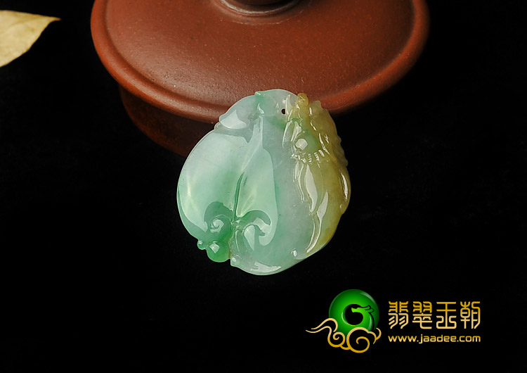 冰种黄加绿缅甸翡翠A货龙头挂件