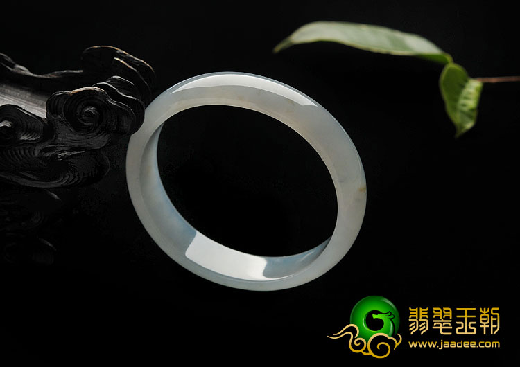 冰种晴水缅甸翡翠A货贵妃镯（52.8mm-48.7mm）