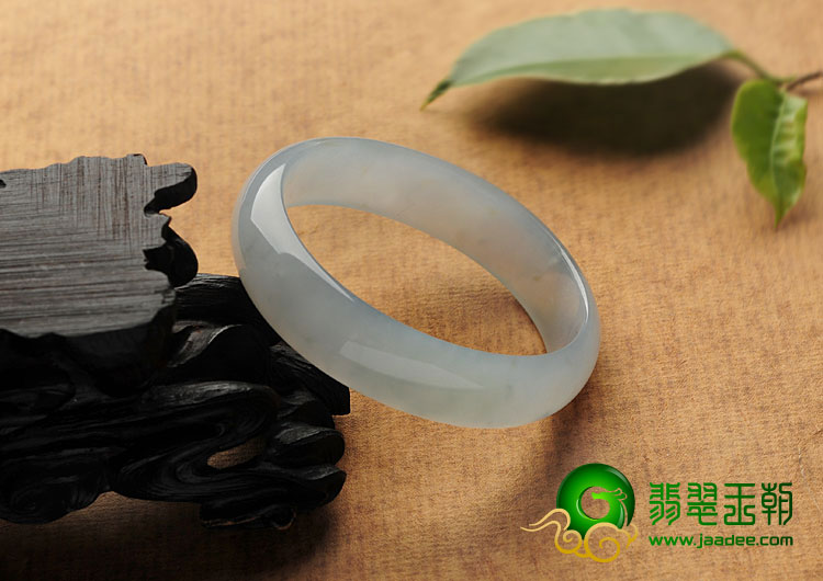 冰种晴水缅甸翡翠A货贵妃镯（52.8mm-48.7mm）