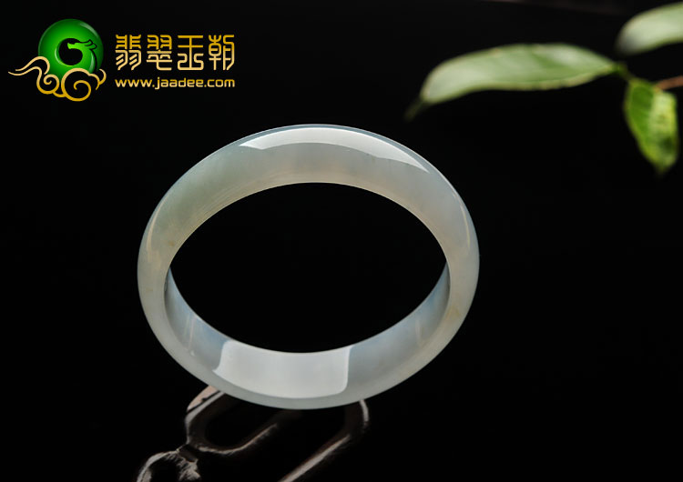冰种晴水缅甸翡翠A货贵妃镯（52.8mm-48.7mm）