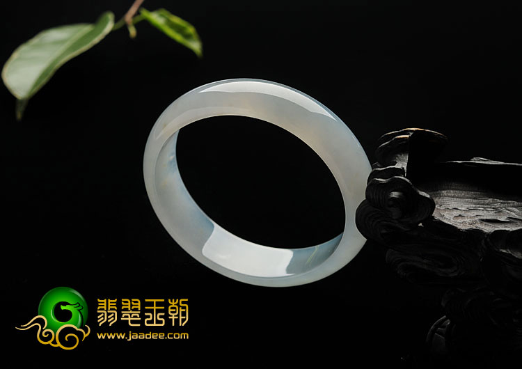冰种晴水缅甸翡翠A货贵妃镯（52.8mm-48.7mm）