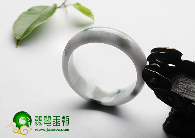 糯冰种飘花缅甸翡翠A货贵妃镯（55.6mm-49.5mm）