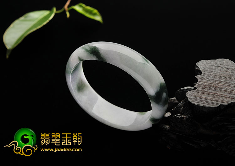糯冰种飘花缅甸翡翠A货贵妃镯（55.6mm-49.5mm）