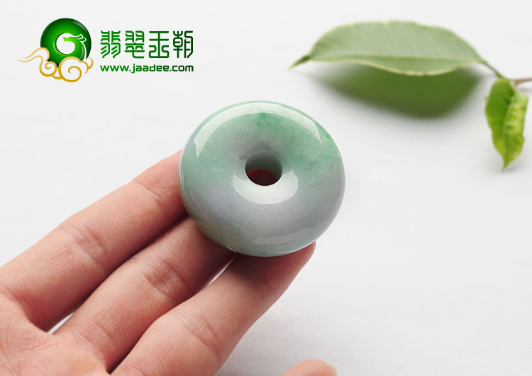 糯冰种淡春带彩缅甸翡翠A货平安扣挂件
