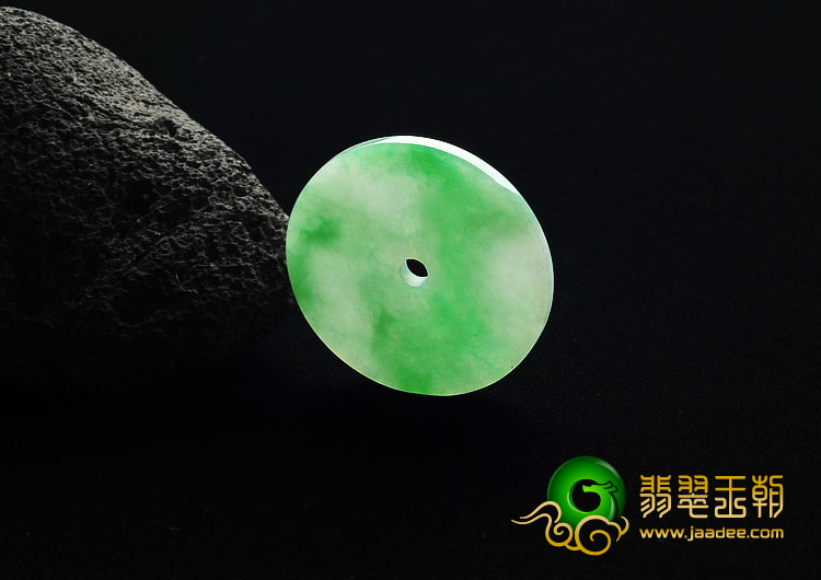 糯冰种翠色缅甸翡翠A货平安扣挂件