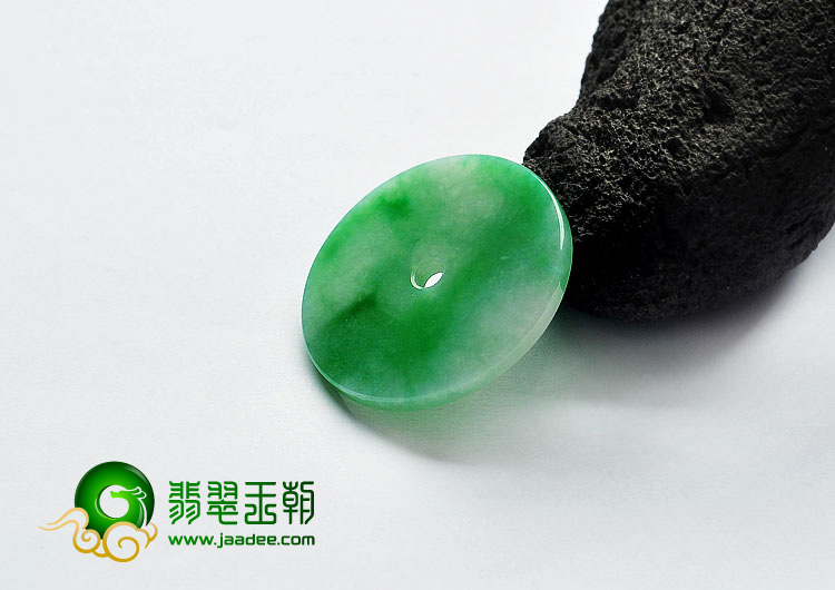 糯冰种翠色缅甸翡翠A货平安扣挂件