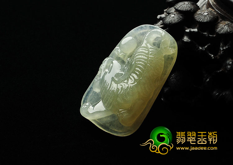 冰种淡黄翡缅甸翡翠A货虎牌挂件