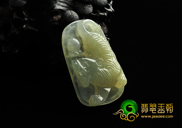 冰种淡黄翡缅甸翡翠A货虎牌挂件