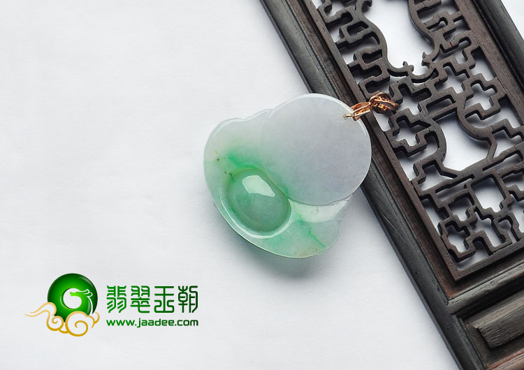 糯冰种飘翠缅甸翡翠A货玉佛挂件