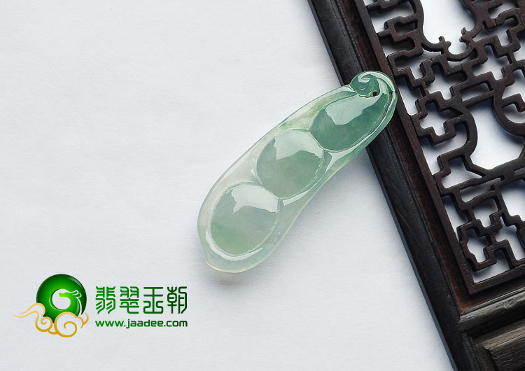 冰种晴水缅甸翡翠A货四季豆挂件