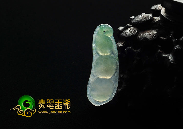 冰种晴水缅甸翡翠A货四季豆挂件