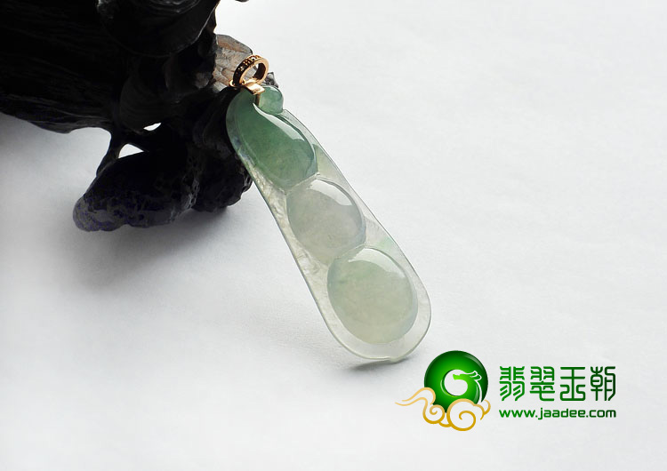 冰种晴水缅甸翡翠A货四季豆挂件