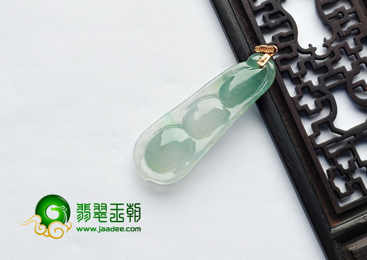 冰种晴水缅甸翡翠A货四季豆挂件