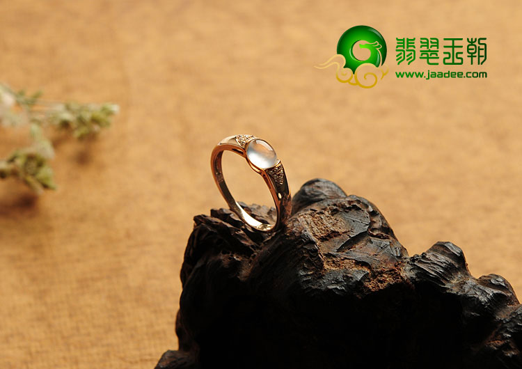 玻璃种无色缅甸翡翠A货镶玫瑰金戒指（真钻）