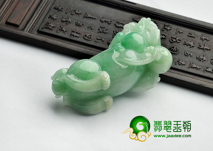 糯冰种飘翠缅甸翡翠A货貔貅挂件