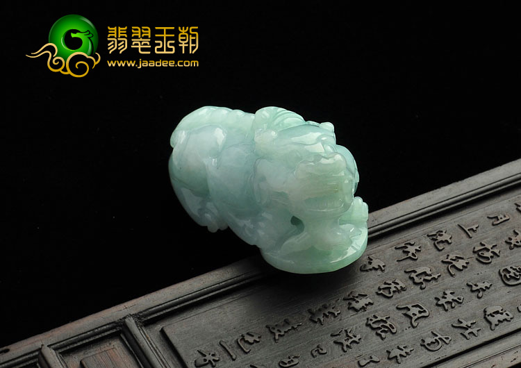 糯冰种飘翠缅甸翡翠A货貔貅挂件