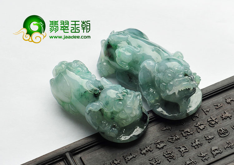 糯冰种飘花缅甸翡翠A货貔貅挂件（一对）