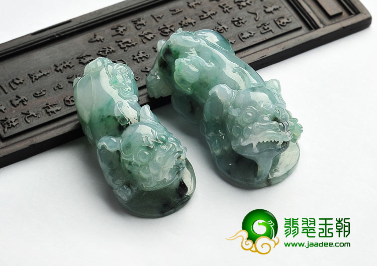 糯冰种飘花缅甸翡翠A货貔貅挂件（一对）