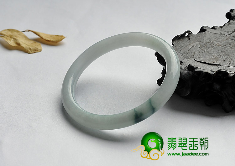 糯冰种飘花缅甸翡翠A货手镯（56.7mm）