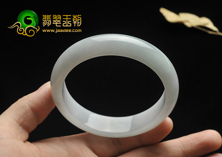 糯冰种晴水缅甸翡翠A货手镯（61.8mm）