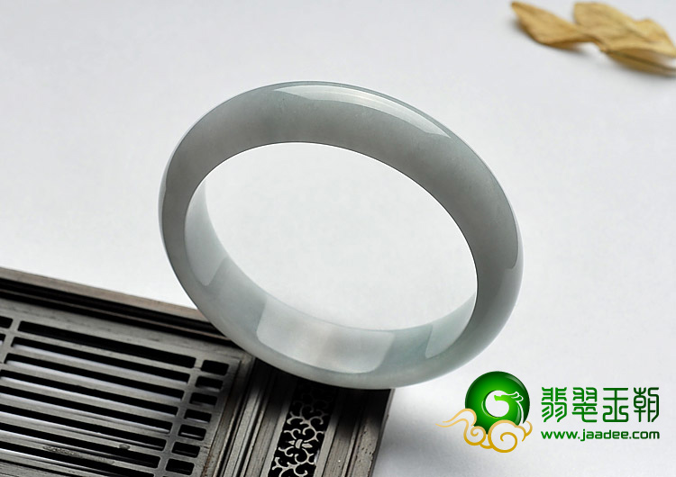糯冰种晴水缅甸翡翠A货手镯（61.8mm）