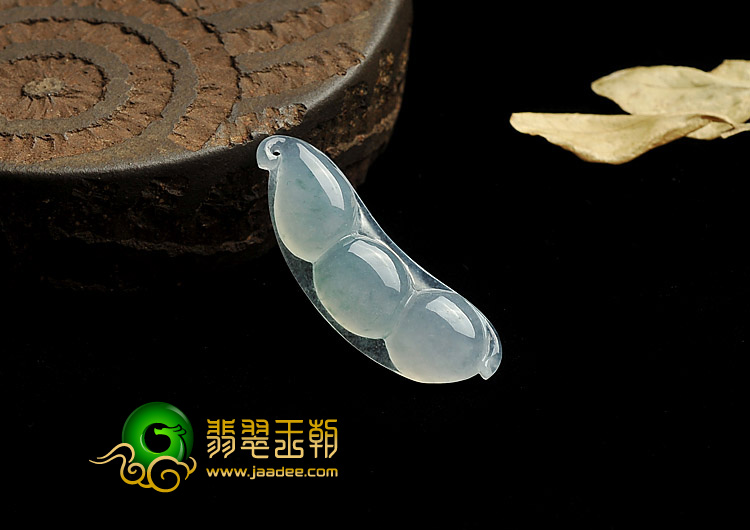 冰种飘花缅甸翡翠A货四季豆挂件（单价）