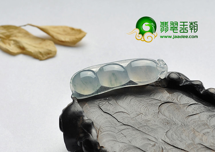 冰种飘花缅甸翡翠A货四季豆挂件（单价）