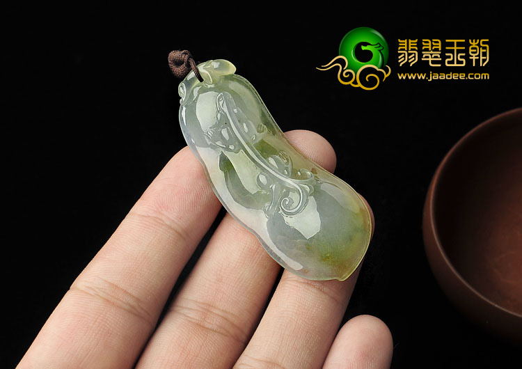 冰种褐黄翡缅甸翡翠A货平安豆挂件