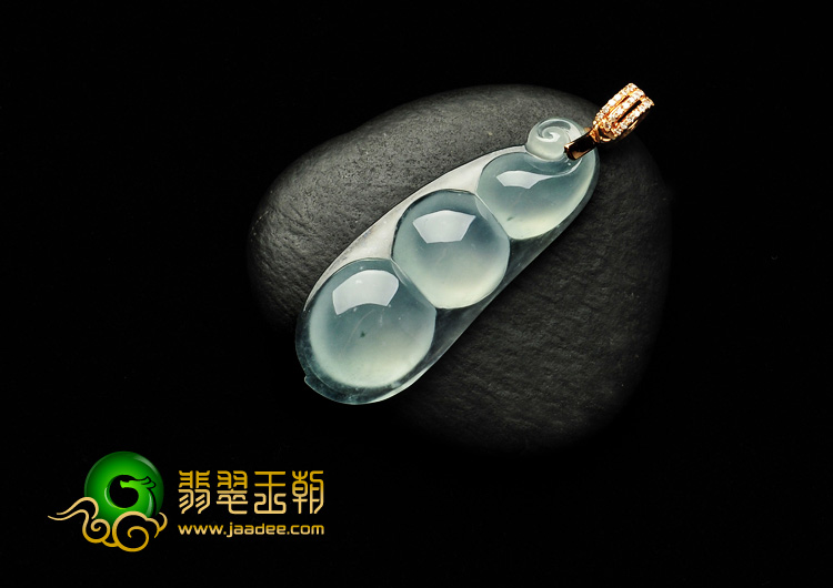 冰种晴水缅甸翡翠A货四季豆挂件
